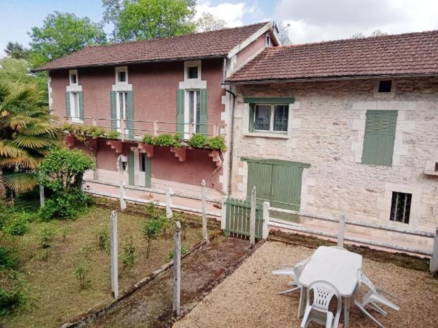 Maison Au Bord De La Riviere Dronne En Perigord Vert Saint-Front-la-Rivière Exterior foto